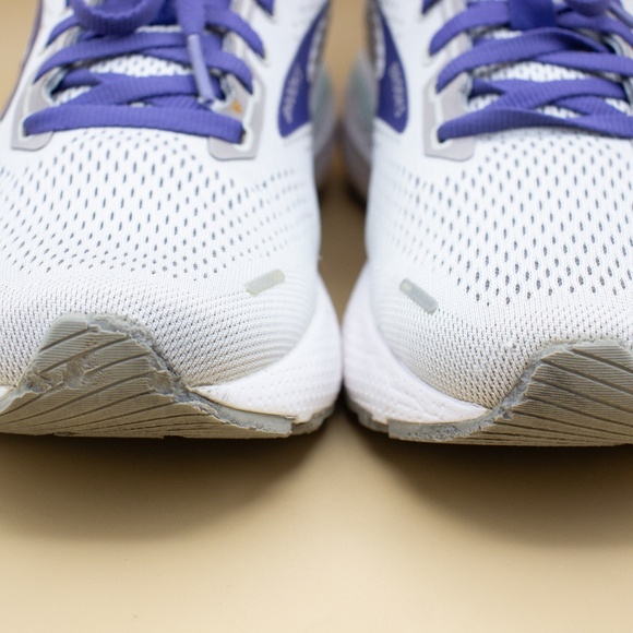 Brooks Adrenaline GTS 22 Gray Running Shoes 1203531B045 Women's Size 9.5 - Picture 3 of 9